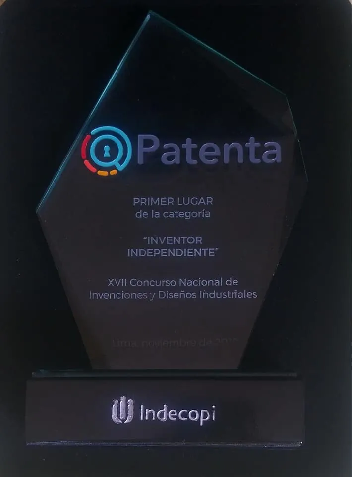 Trofeo Primer lugar categoría Inventor Independiente